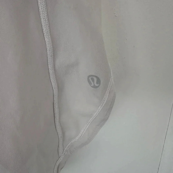 Lulu Lemon Women’s White High Neck Athletic Tank Top - Picture 3 of 3